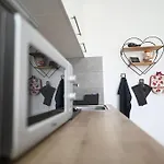 Colorful Downtown 아파트