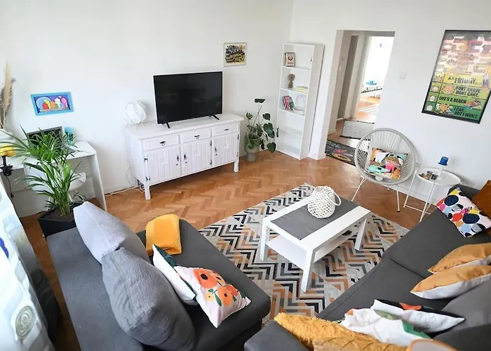 Apartment Colorful Downtown Skopje